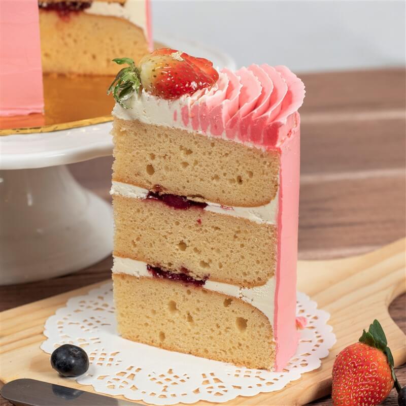 Junandus-Strawberry-Cake