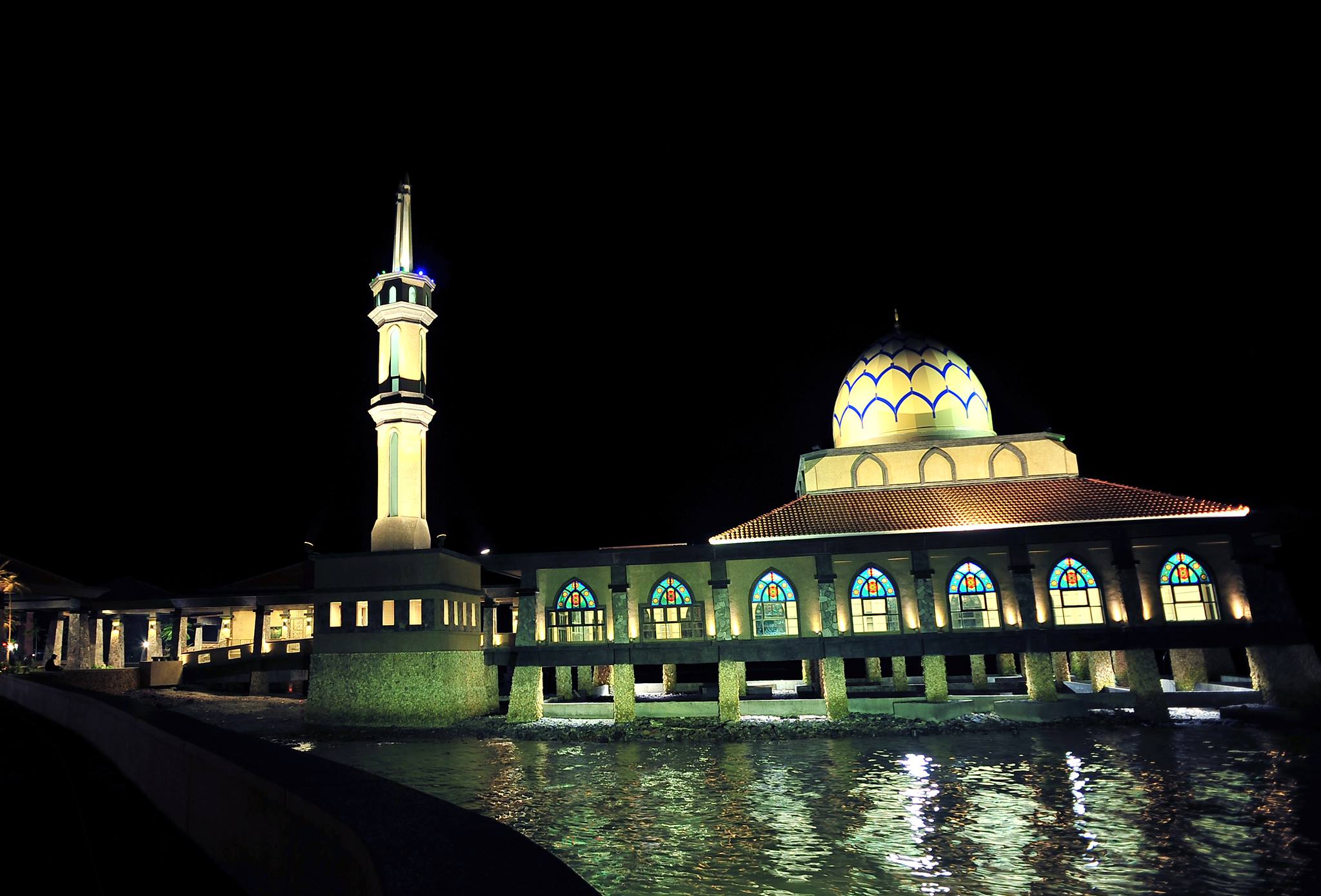 iconic floating mosque